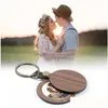 Party Favor Custom P O KeyChain Gift Personlig graverad bildnamn Keyring Wood Key Ring for Women Man Mothers Day Dro HomeForavor Dhcnw