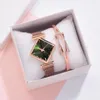 손목 시계 Frauen Quadrat Uhr Luxus Damen Quarz Magnet Schnalle Gradienten Farbe uhren relogio feminino fur geschenk