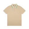 Mens Polo Shirt Stripe Rim Kort ärm T-shirt Svart designer bär toppskjortor för sommaren