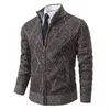 Giacche da uomo Autunno Inverno Uomo Smart Casual Colletto alla coreana Maglione Moda geometrica Maglia Capispalla Uomo Cappotto sottile Giacca con cerniera 231205