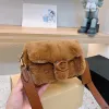 Роскошная дизайнерская подушка Tabby Fuzzy Bag Женские мужские сумки через плечо под мышками Сумка-тоут с лямками Сумки-клатчи