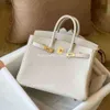 Borse Rkinbir Ladies Casual Bag Messenger Capacità Moda Tote Pelle bovina Grande 2024 Borsa moda Platino Donna Oro Spalla Totes in pelle Ghok6CAU