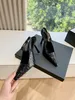 Sexiga sandaler Kvinnliga klänningar pumpar Lee Empelled Patent-Leather Slingback Pump Black Calf Leather Lady's High Heels Pekade tå Sling Back Thin Heeled With Box 35-42