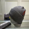 Mode beanies stickad hatt unisex skalle cap beanie hög kvalitet ren kashmir män kvinnor vinter gata trendiga hattar gåva