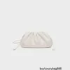 デザイナークラッチバッグBottegavveneta Womens Pouches Cilnhu Cloud Bag Womens French Nicheインターネット有名人プリーツdumplingバッグ新しいトレンディレザーソフトレースhbmn