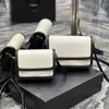 Designer kuvertväska kvinnors läder handväska koppling totes väska toppkvalitet man messenger axel väska lyx crossbody klaff väskor mode mäns reser pochette väska