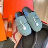25% de réduction Chaussures de sport 2024 Baotou femmes portant des palettes pour l'été de nouvelles grosses têtes à un pied en cuir véritable Boken demi-pantoufles