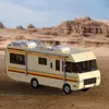 Model Diecast Moc Classic Movie Breaking Bad Car Builds Zestaw White Pinkman Cooking Lab RV Pojazd Model zabawki dla dzieci Prezenty 231204