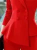 Kvinnors kostymer blazers blazer rouge en dubbel boutonnage pour femmes smal couleur unie a volants elegant pour le bureau nouvelle collection printemps-automne 231205