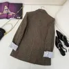 Women's Trench Coats Designer Märke 2023 Autumn/Winter New Miu Nanyou Gaoding Lazy Wind Cuff Contrast Double Pocket Suit Collar Woolen Coat for Women R96V