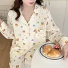 Kvinnors sömnkläder 100Cotton Gaze Pyjamas för kvinnor Korean Long Bear Print Pijamas Pyjamas Sleeve 2 Piece Female Set Drop 231206