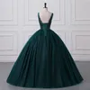 Vestidos verdes de lantejoulas escuras e lantejoulas de tule quinceanera sexy sem costas Vestido de baile de pescoço