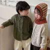 Sweter kardigan dla dzieci 2023 Autumn w stylu koreańskim chłopcy i dziewczęta mieszana osobowość Fajna sweter swetra dla dzieci miękka top Q231206