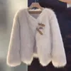 Женское пальто из искусственного меха с имитацией лисы, короткая осенне-зимняя зимняя куртка Haining в корейском стиле, маленькая ароматная ветровая кожаная куртка на пуговицах, Quil 231206