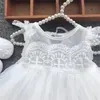 Abiti da ragazza Compleanno per bambini Abito da principessa Ragazza elegante con fiori ricamati Perline Abito tutu battista bianco Abito da sera formale per bambini 2312306