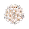 Épingles Broches Broche de couronne circulaire en strass plaqué argent de haute qualité, imitation perle, adaptée au collier de perles luxueux pour femmes, mariage 231206