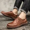 Chaussures habillées Hommes Brogue Casual Bottes de travail en cuir véritable Baskets d'affaires 231206
