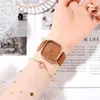 Zegarek na rękę kwarcowy Watch elegancki plac dla mężczyzn minimalistyczny design Regulowany pasek ze sztucznej skóry przez cały dzień