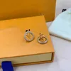 Stijlvolle Stud Earring Designer voor vrouwen Luxe ontwerpers Sieraden Mannen Letter V Oorbellen Klassieke gouden oorringen Bruiloft orecchini Accessoires f fds