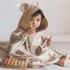 Filtar Swaddling Cartoon Baby Bath Handduk Microfiber Cotton Hooded Beach Handduk Born Cape Handdukar mjuka poncho barn badrope tvättduk baby saker 231204