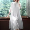女性用のワークドレスレトロ刺繍中国語スタイルエレガントパーティー3/4スリーブホワイトルーズフェアリーミディド​​レスローブ衣装