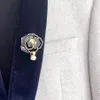 Pins Brooches Fashionable Design Luxury High end Pearl Camellia Brooch Boutique Women's Lapel Party Banquet Coat Handbag Pin 231206