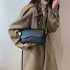 Bolsos de noche Bolsos cruzados de cuero vintage para mujer Diseñador Mujer Pequeña solapa Hombro Axila Bolso Axila Bolsos y monederos 231205