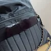 Famoso designer francês de cor sólida mochila feminina 23 nova moda clássica nylon emenda couro genuíno bolsa com cordão letras duplas bolsa balde de alta qualidade