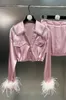 Duas peças vestido outono mulheres moda frisada lapela manga de pele de avestruz camisa senhoras simples fenda lateral rosa acima do joelho saia terno de duas peças 231206