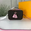 Retro câmera saco pequenas bolsas bolsa borla decoração velha flor letras m44258 duplo zíper feminino ombro crossbody sacos de ombro