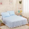 Falda de cama Faldas de cama de encaje con hojas de encaje rosa Estilo princesa Colcha de color sólido Funda de cama Sábanas antideslizantes sin funda de almohada 231205