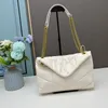 Lambskin kedja väska kvinnor molnväska chevron quiltning väska crossbody designer väska axlar väskor klaff handväska underarm handväska mjuk nappa läder kort slots mode totes