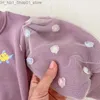 Кардиган Прекрасный свитер для маленьких девочек 0-3 лет Новорожденная принцесса с пышными рукавами и цветочным флисом Утепленный пуловер Джемпер Теплая зимняя одежда Q231206