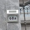 Lampa ścienna 2PCS Oświetlenie słoneczne Znak adresu ze stali nierdzewnej Dom numer uliczny Alfanumeryczne światło alfanumeryczne