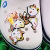MOQ 20PCS PVC Kawaii漫画カップキャンドルガール詰まりのためのかわいいチャームサンダル靴アクセサリーバックル装飾