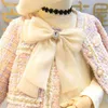 Set di abbigliamento Ragazza di moda Elegante set scozzese Autunno Cappotto di lana con fiocco Abito da principessa in rete 2 pezzi Toddle Capispalla per bambini Vestiti per bambini 1 10Y 231206