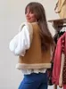 Womens Vests Retro Plush Vest Gilet Sleeve Lamb Wool Blouson Village Waistcoat Jackets Winter O Neck Chic Cashmere Ladys Coat 231206