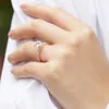 Projektantka dla kobiet Japończyków i Koreańczyków Uproszczona 925 Srebrna Pierścień 1,2ct Rose Gold Eight Hearts Eight Strzały cyrkon Four Claw Diamond Ring Pierścień damski