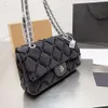 Fashion 2024 Classic Denim Blue CC Flap Bag Luxury Designer Womens Handbag Crossbody Tote Shopping Shoulder Vintage Embroidery Print Silver Hardware 3 Sizes