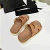 Slippers مصممة فاخرة صندل نسائي أحذية مسطحة الأزياء متعددة الاستخدامات عبر الشاطئ أحذية شاطئية بسيطة ومريحة 35-40