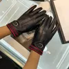 Guantes de diseñador de lujo Mujer para hombre Guantes de cuero negro engrosados a prueba de viento Moda para mujer con guante cálido de felpa Letras de lujo G Manopla de palma abierta