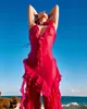 2024 Kvinnliga modeklänningsbanor klänningar oregelbunden midjeband sexig klänning, avancerad kryddig tjejblomma klänning, rött nyårskrig