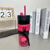 Designer-Kaffeetasse Tiktok Netz rot Farbe Barbie Stroh Wasserbecher 710 ml Doppelschicht B Buchstabe großes Fassungsvermögen kreativer Wasserbecher