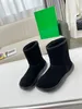 Triangellogotyp Mid Tube Snow Boots For Women's 2023 Winter Ny tjock sula, plysch och tjock isolering nordost bomullsstövlar