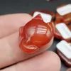 卸売認定6カラーナチュラルagate chalcedony彫刻フォックスラッキーペンダント