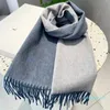 Luxury 100% Cashmere Scarf Designer Scarf For Women Mens broderade sjal med dubbel färg Autumn och Winter Minimalist värme med låda