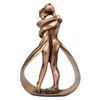 Décorations de Noël Sculpture d'amoureux Baiser passionné Statues masculines et féminines Ornements créatifs en résine Couple Embrace Statue Décoration de porche de bureau 231207