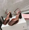 Elegant amina muaddi sandaler kvinnor satin klänningskor 9,5 cm tjock häl lyxdesigner slingbacks spänne fyrkantiga tå wrap toe party sandal