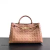 Sac à main East / West Andiamo Tote Lady Sac Sacs classiques 2023 Cuir tissé Botegas Femme Épaule de vache Petite marque Gold Sac à dos Venetas 5s9o