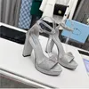 Sandaler Womens Dress Shoes High Heeled Women Sandal Platform Heel Classic Triangle Buckle Pycklat ankelrem 11.5 cm Factory Foot